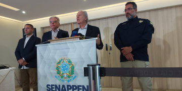 “Com relação às buscas, isso é algo que não podemos precisar”, diz Lewandowski sobre prazo de recaptura de foragidos