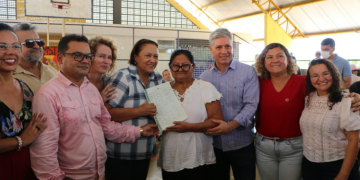 Governo do RN entrega 50 títulos de regularização fundiária no Assentamento Maísa em Mossoró