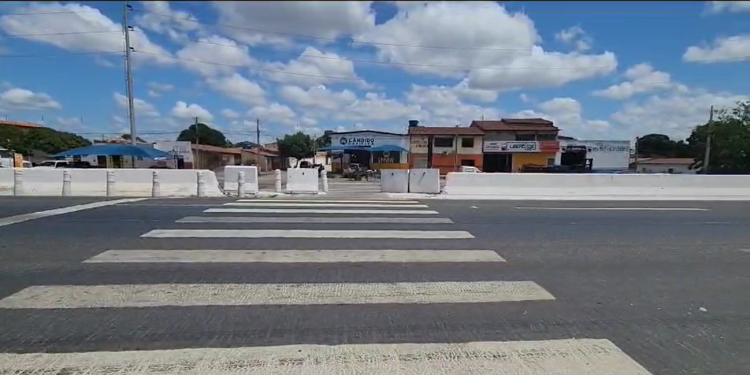 Dnit assina ordem de serviço para construção de passarelas na BR-304