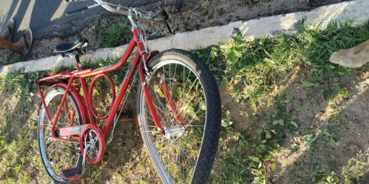 Idoso morre após cair de bicicleta e bater cabeça em meio fio em Mossoró