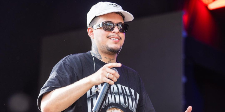 Após Felipe Amorim não concluir percurso de trio, Prefeitura de Caicó analisa pagamento de cachê do artista