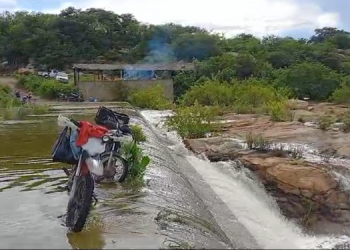 Com semana chuvosa, Açude Pataxó registra sangria