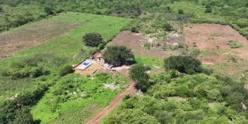 Fugitivos ameaçaram família para conseguir ajudar em esconderijo