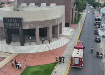 Curto-circuito em ar-condicionado provoca incêndio no Teatro Municipal Dix-Huit Rosado