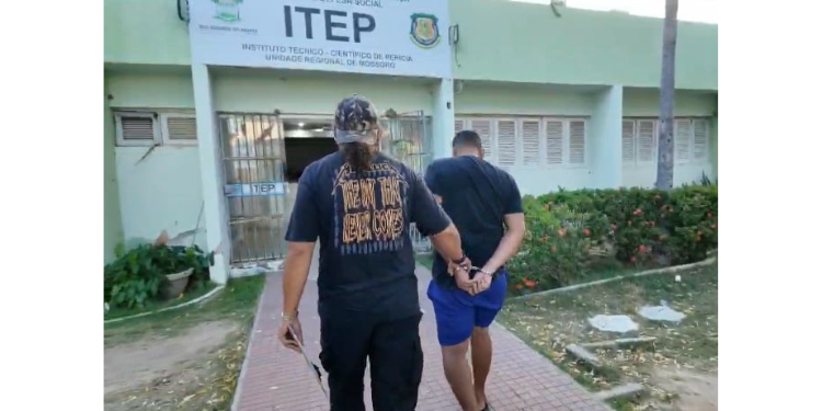 Adolescente é apreendido e homem é preso por tráfico de drogas em Areia Branca  