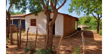 Morador afirma que fugitivos da penitenciária em Mossoró levaram roupas e comida da casa arrombada   
