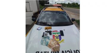 Motorista portando arma ilegal tenta subornar policiais e é preso na RN-117 em Mossoró