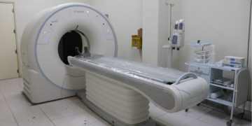 Após 4 meses sem tomógrafo, exames são retomados no Hospital Regional Tarcísio Maia