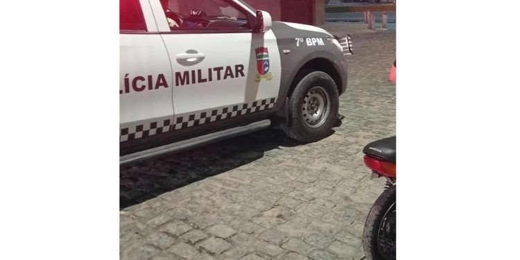 Motocicleta roubada é recuperada no Centro de Pau dos Ferros
