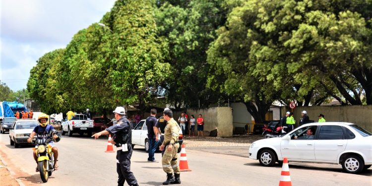 Detran RN alerta que 310 mil veículos devem quitar o licenciamento nesta semana