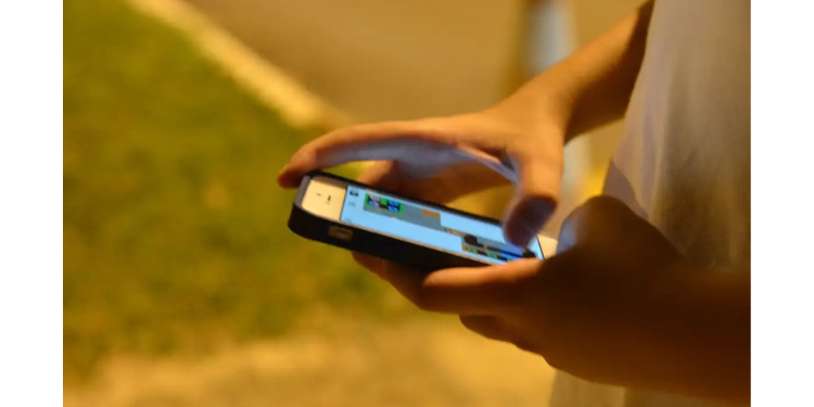 Programa Internet Brasil vai distribuir 100 mil chips para estudantes de baixa renda em 2024