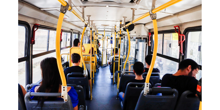 Prefeitura disponibiliza transporte público para aula inaugural do Programa “Jovem do Futuro”