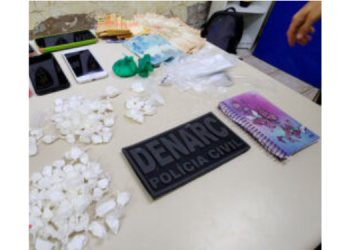 Polícia prende suspeito por tráfico de drogas e apreende R$ 2 mil no Santo Antônio em Mossoró