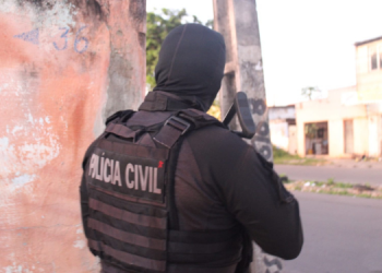 Polícia prende duas pessoas em Areia Branca por violência doméstica e tráfico de drogas