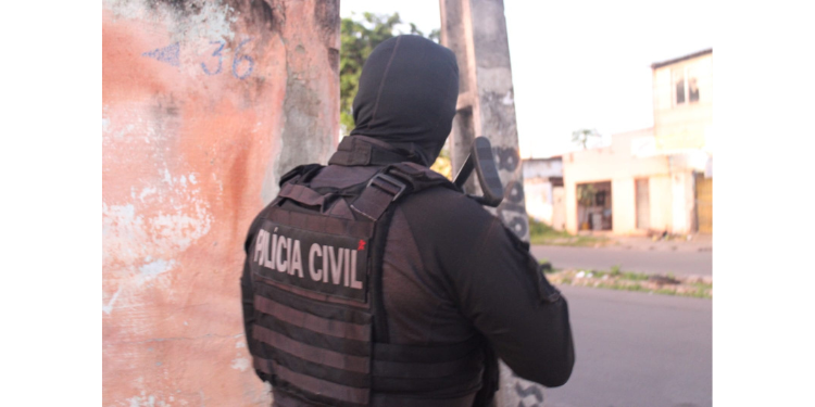 Polícia prende duas pessoas em Areia Branca por violência doméstica e tráfico de drogas   
