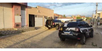 Policiais prendem casal por tráfico de drogas em Touros