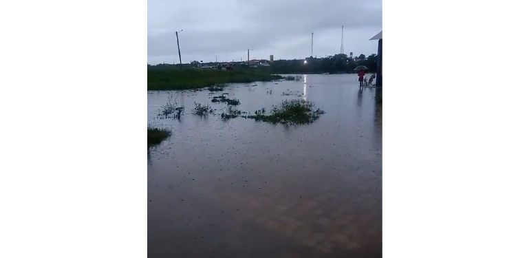 Caern desliga adutora Sertão Central para analisar danos ocorridos após fortes chuvas