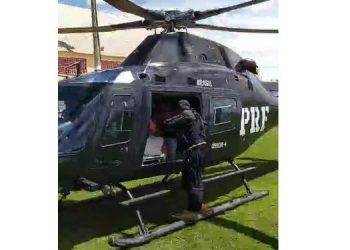 11 pessoas são resgatadas pelo helicóptero da PRF em Santa Cruz por causa das chuvas no RN