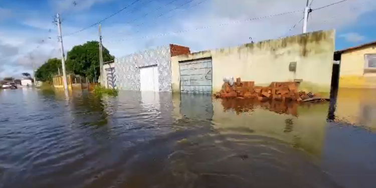 Cosern suspende fornecimento de energia em Ipanguaçu devido cheia do Açude Pataxó