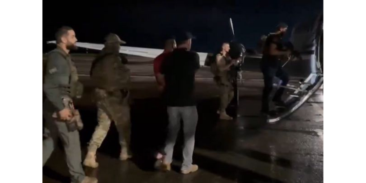 Veja momento do embarque dos detentos em Marabá/PA