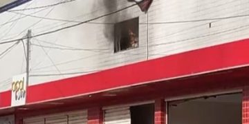 Incêndio atinge parte superior de supermercado em Baraúna