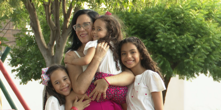 Histórias da maternidade: a mulher que fazia tratamento para infertilidade e hoje é mãe de três