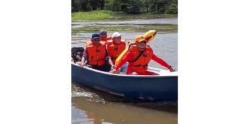 Bombeiros auxiliam população ilhada após sangria da Barragem de Umari