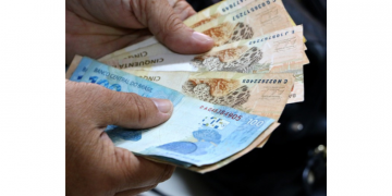 Governo antecipa pagamento do salário de maio para os servidores neste sábado (18)