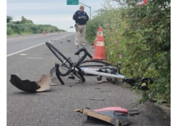 Atropelamento deixa ciclista morto e outro ferido na BR-110 em Mossoró