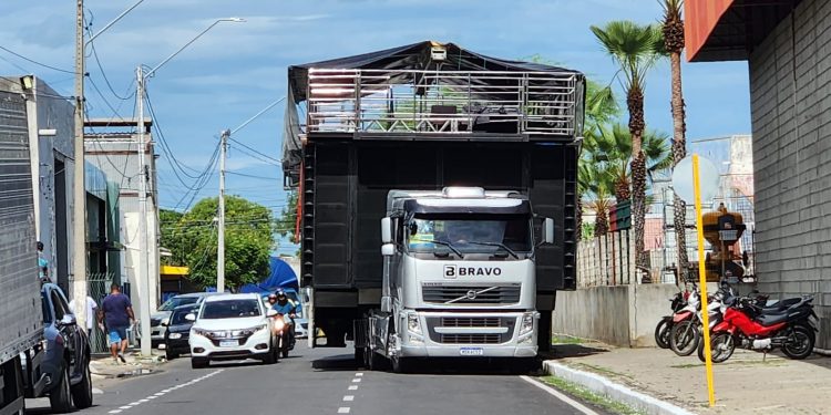 Trios elétricos começam a chegar a Mossoró para o Pingo da Mei Dia