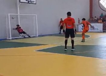 Gol de pênalti não validado decide jogo de futsal pelo Estadual sub-16