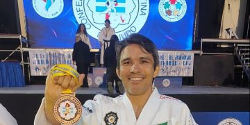 Raphael Keisuke conquista bronze no Sul-Americano Veterano de Judô
