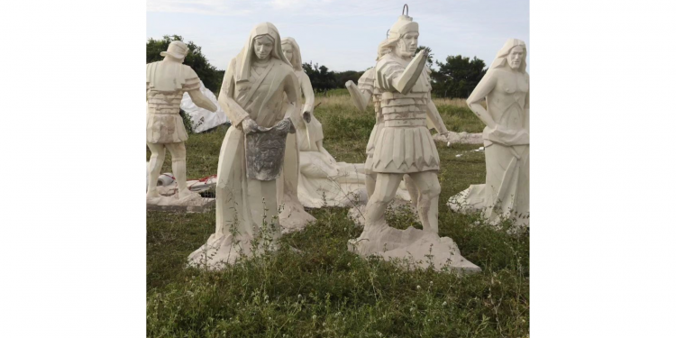 Patu se prepara para inauguração da Via Sacra na ladeira do Santuário do Lima