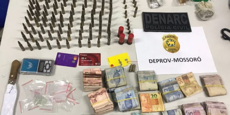 Polícia Civil apreende drogas, armas e munições em operação no Vingt Rosado