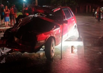 Acidente envolve dois veículos na BR-304 em Assú; motorista ficou preso nas ferragens