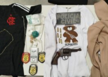 Polícia apreende drogas, arma e munições em residência de suspeito por furto de casa lotérica em Macau