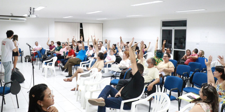 Professores da Ufersa decidem por continuidade da greve