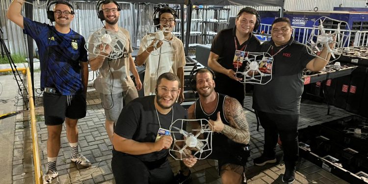 Alok se apresenta nesta sexta (28) com 300 drones na Estação das Artes