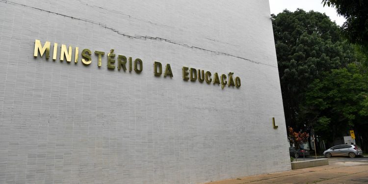 MEC institui o Enade das Licenciaturas para avaliação de cursos de formação de professores