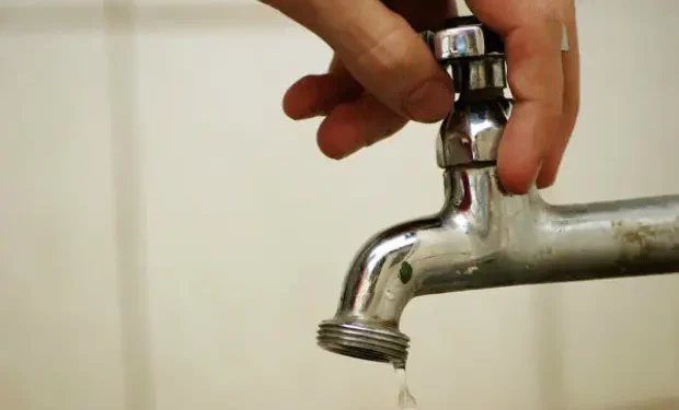 Caern trabalha para restabelecer abastecimento de água em Triunfo Potiguar e Felipe Guerra