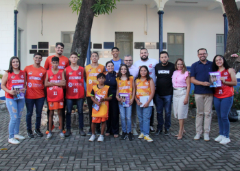 Fuern e Associação Atlética Santa Delmira formalizam parceria no projeto “Cestinhas”