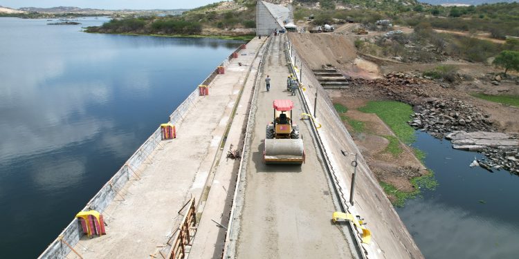 Governo do RN inicia etapa final de construção da Barragem Oiticica
