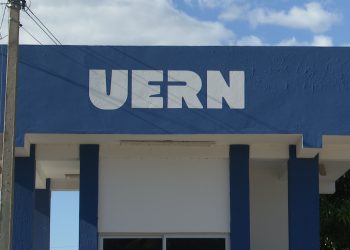Uern lança edital com 650 vagas para novas turmas de cursos EaD