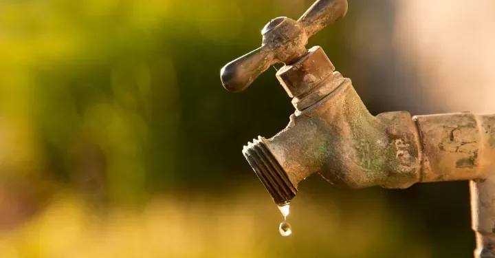 Parada emergencial na Adutora Jerônimo Rosado afeta abastecimento de água em Mossoró e Assú