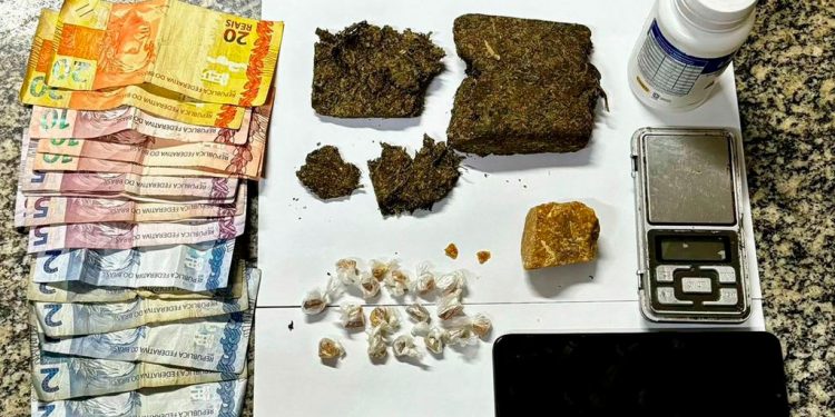 Polícia Militar prende suspeito de tráfico de drogas no Bairro Barrocas, em Mossoró