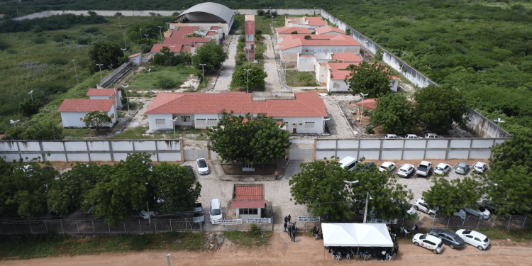 Servidores aposentados da Fundase reivindicam equiparação e reajuste salarial