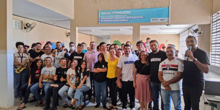 Uern lança Projeto de Extensão “Banda nas Escolas” com aulas de instrumentos musicais