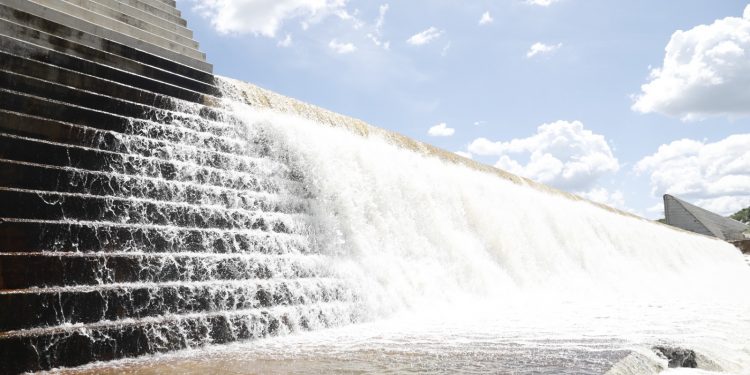 Governo recebe outorga para fornecer água a comunidades do Complexo de Oiticica