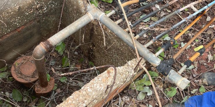 Ligação clandestina furtava 20 mil litros de água por hora da adutora Jerônimo Rosado, revela Caern