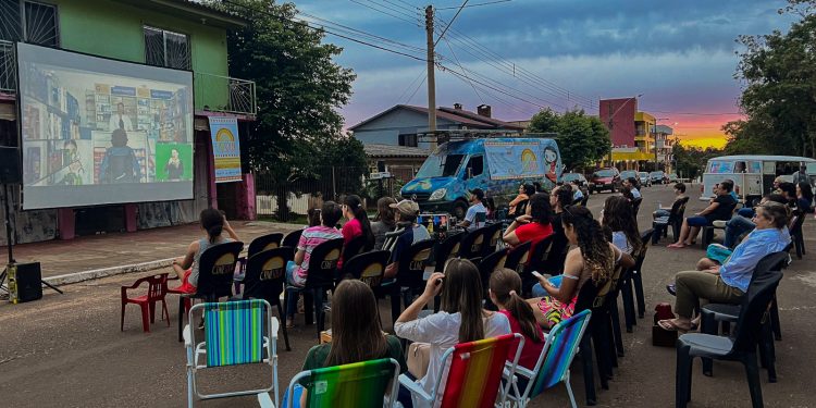 Cinema itinerante movido a energia solar vai ocorrer em Assu, Serra do Mel e Areia Branca